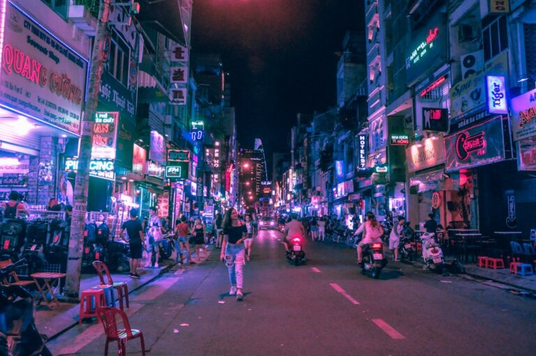 Read more about the article Bui Vien Walking Street Pub Crawl Saigon 2026: What Actually Happens, What It Costs, and How to Survive It